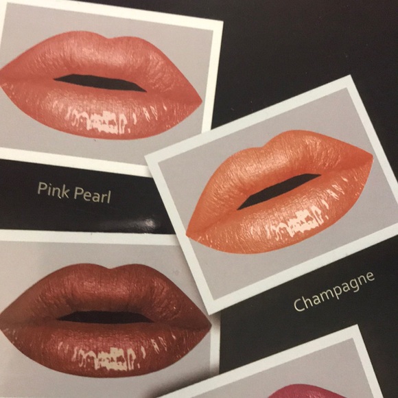 Metallic Liquid Lipstick - Picture 2 of 8